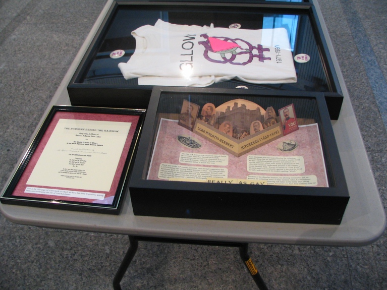 Ttitlepage + PopUp Display + GLOW Tshirt